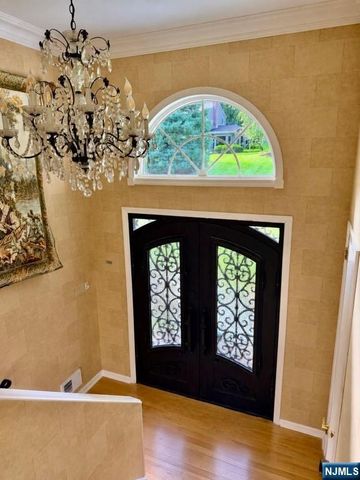 12 Heatherhill Lane, Woodcliff Lake, NJ 07677