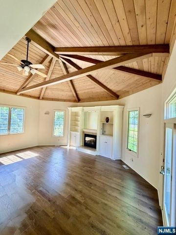 12 Heatherhill Lane, Woodcliff Lake, NJ 07677