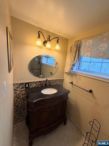 12 Heatherhill Lane, Woodcliff Lake, NJ 07677