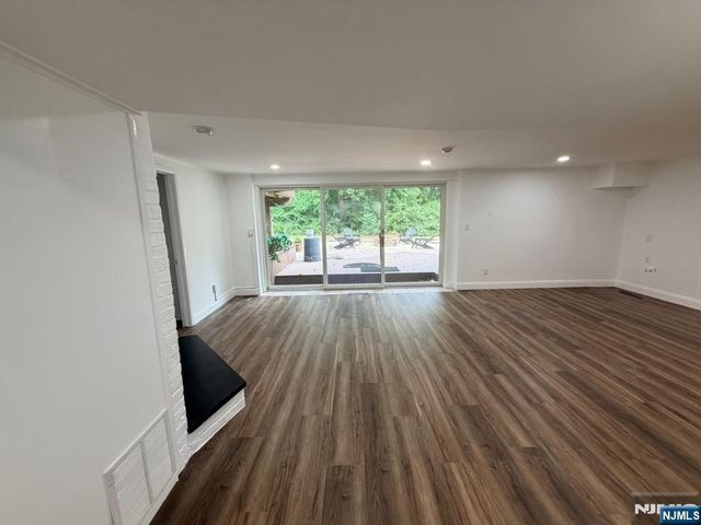 12 Heatherhill Lane, Woodcliff Lake, NJ 07677