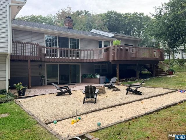 12 Heatherhill Lane, Woodcliff Lake, NJ 07677