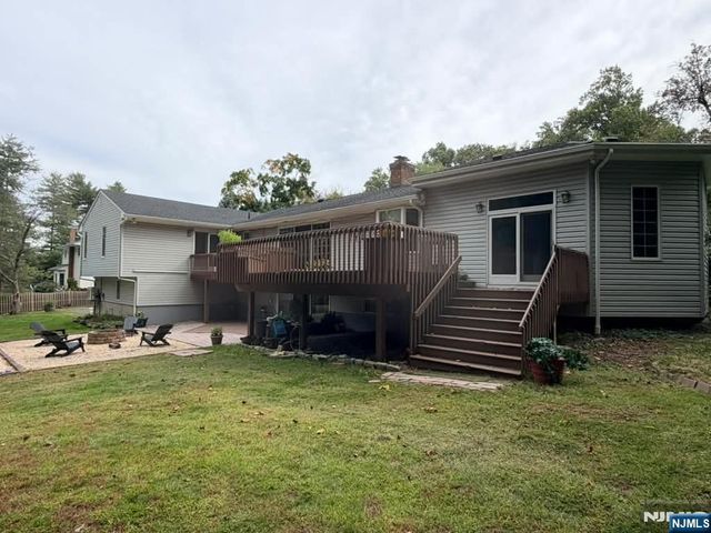 12 Heatherhill Lane, Woodcliff Lake, NJ 07677