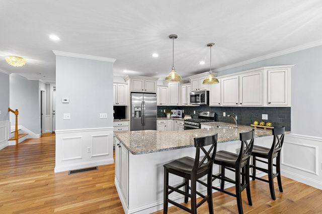 106 Dudley Rd 106, Berlin, MA 01503
