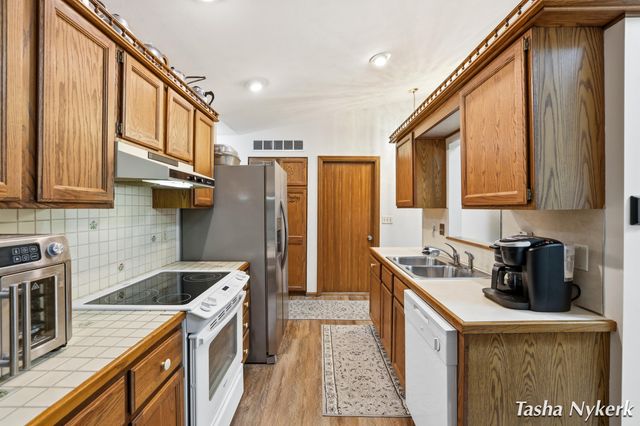 461 Cherry Lane, Holland Twp, MI 49424