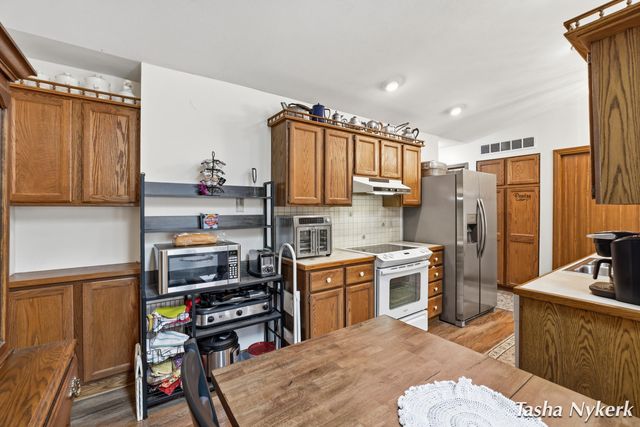 461 Cherry Lane, Holland Twp, MI 49424