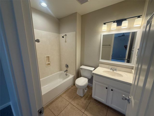 17808 Majestic Elm LN, Elgin, TX 78621