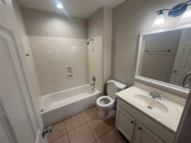 17808 Majestic Elm LN, Elgin, TX 78621