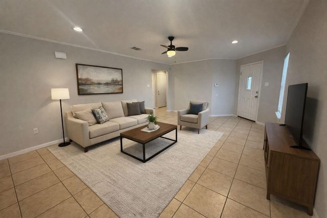 17808 Majestic Elm LN, Elgin, TX 78621