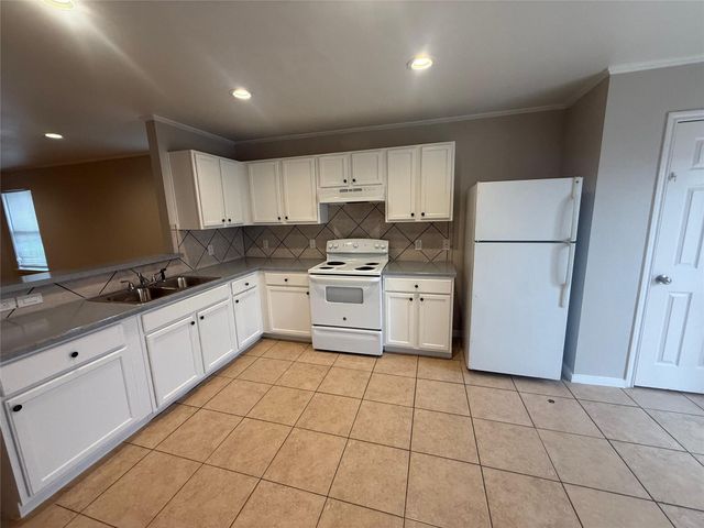 17808 Majestic Elm LN, Elgin, TX 78621