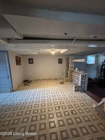 202 W Kenwood Way, Louisville, KY 40214