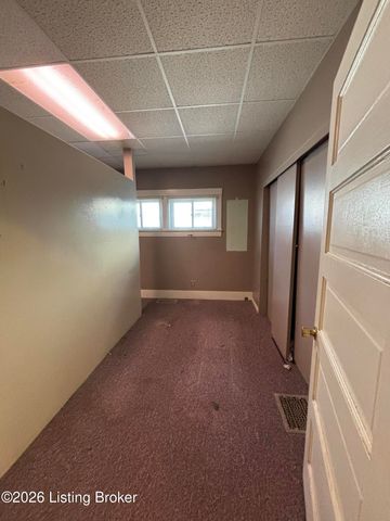 202 W Kenwood Way, Louisville, KY 40214