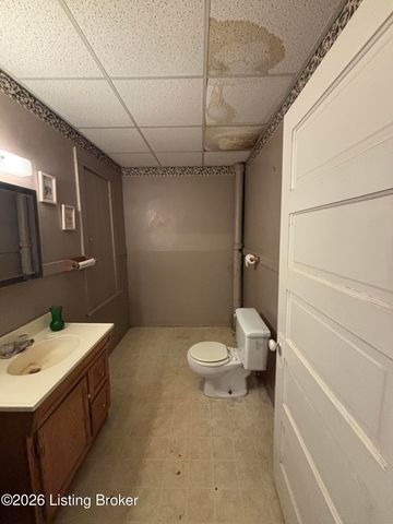 202 W Kenwood Way, Louisville, KY 40214