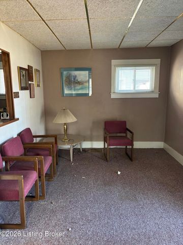 202 W Kenwood Way, Louisville, KY 40214