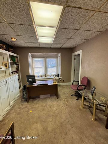 202 W Kenwood Way, Louisville, KY 40214