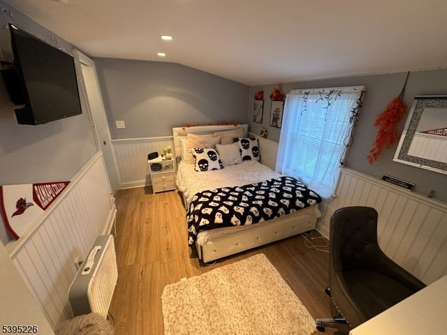 95 Elizabeth Pl, Totowa Boro, NJ 07512