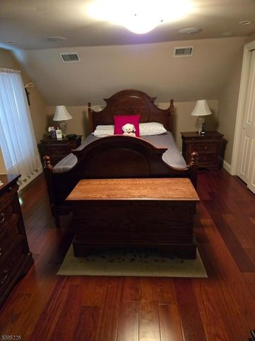 95 Elizabeth Pl, Totowa Boro, NJ 07512