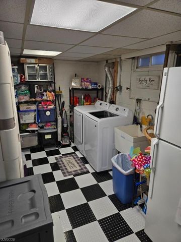 95 Elizabeth Pl, Totowa Boro, NJ 07512
