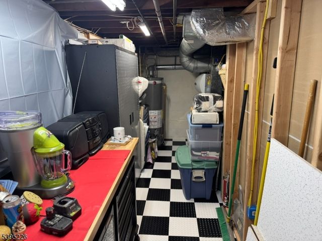 95 Elizabeth Pl, Totowa Boro, NJ 07512