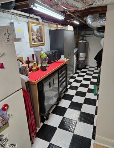 95 Elizabeth Pl, Totowa Boro, NJ 07512