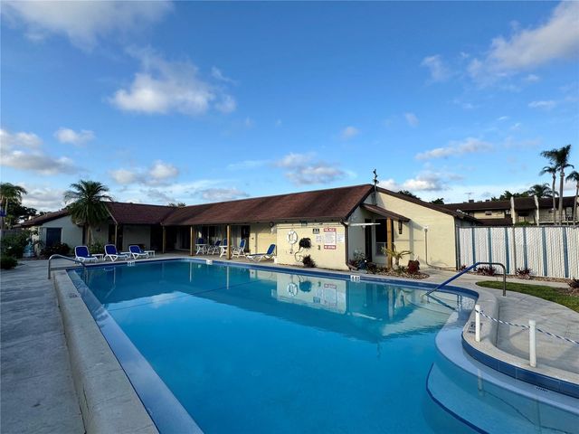 1100 E BAY DRIVE 3, Largo, FL 33770