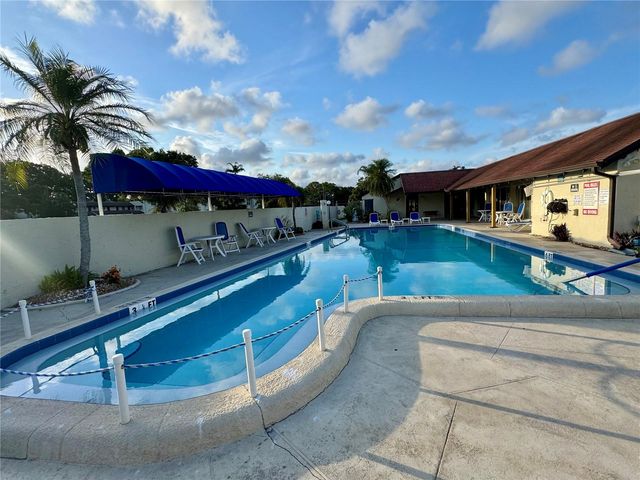 1100 E BAY DRIVE 3, Largo, FL 33770