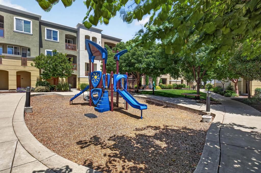 Image 20 of property listing at 4712 Norris Canyon Road 104, San Ramon, CA 94583