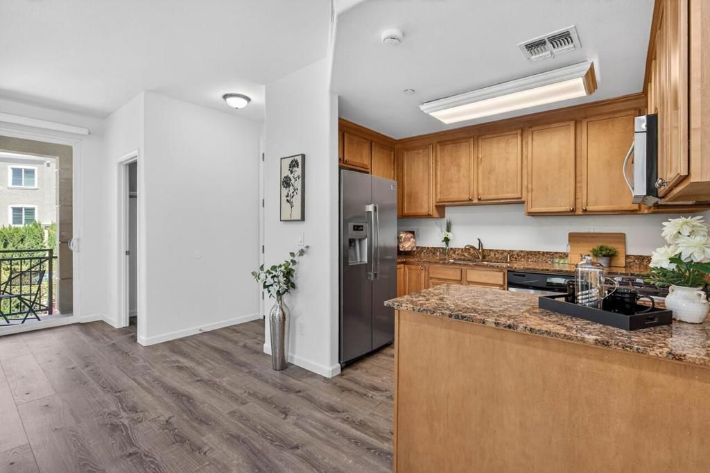 Image 7 of property listing at 4712 Norris Canyon Road 104, San Ramon, CA 94583