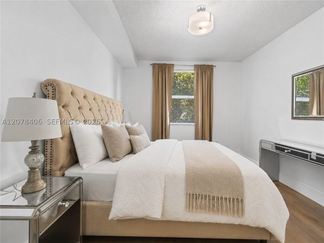 17145 N Bay Rd 4311, Sunny Isles Beach, FL 33160
