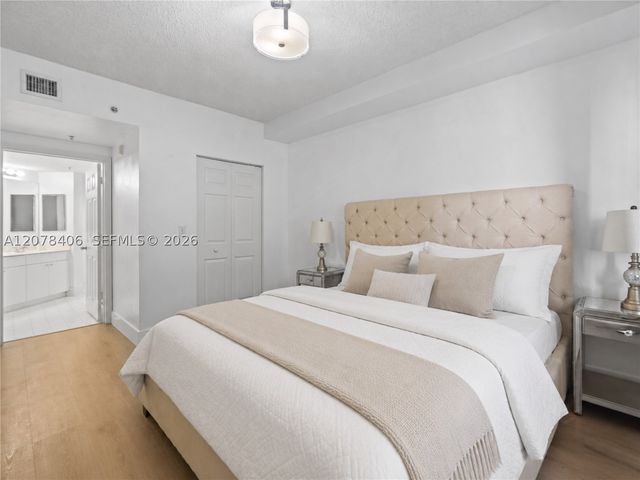 17145 N Bay Rd 4311, Sunny Isles Beach, FL 33160