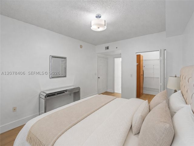 17145 N Bay Rd 4311, Sunny Isles Beach, FL 33160