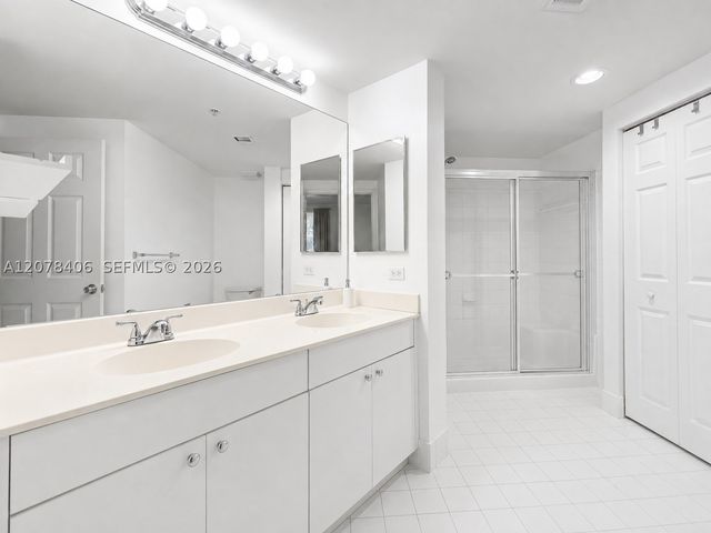 17145 N Bay Rd 4311, Sunny Isles Beach, FL 33160