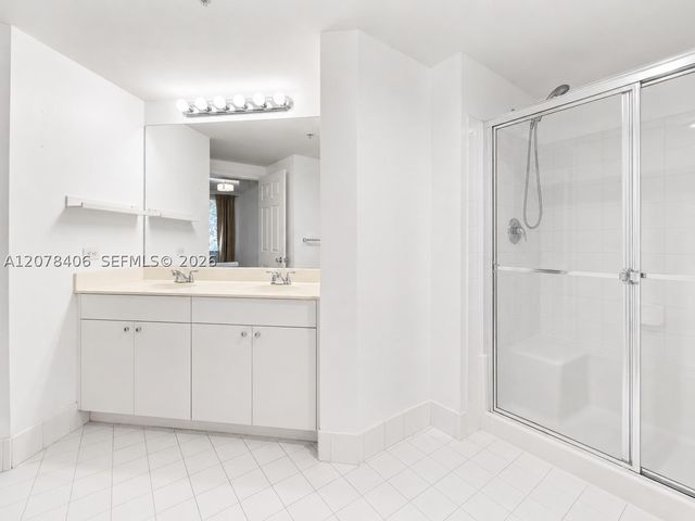 17145 N Bay Rd 4311, Sunny Isles Beach, FL 33160