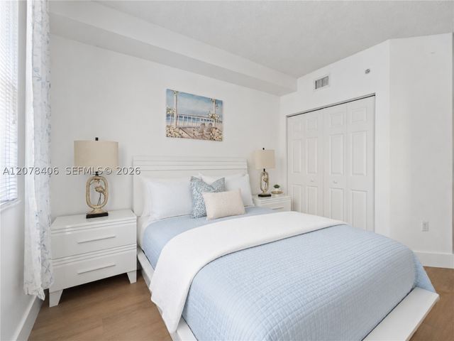 17145 N Bay Rd 4311, Sunny Isles Beach, FL 33160