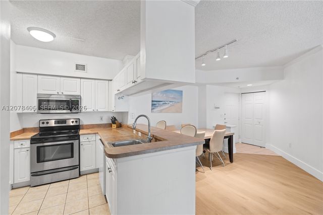 17145 N Bay Rd 4311, Sunny Isles Beach, FL 33160