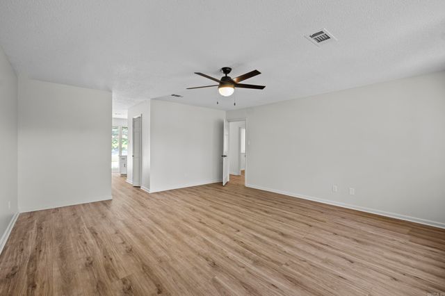 21 E Lake Drive, North Little Rock, AR 72116
