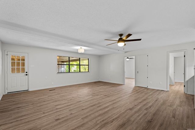 21 E Lake Drive, North Little Rock, AR 72116