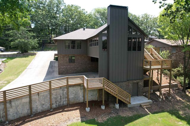 21 E Lake Drive, North Little Rock, AR 72116