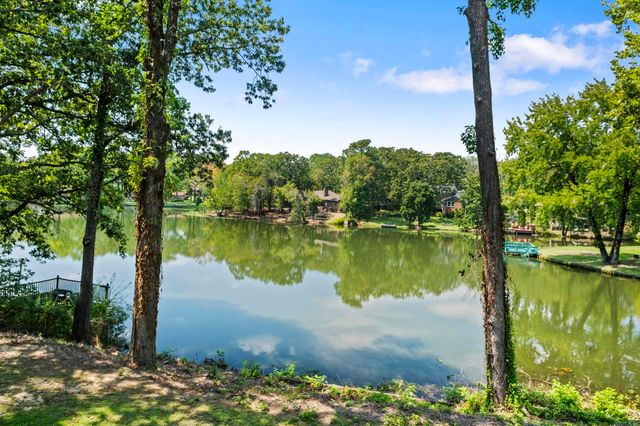 21 E Lake Drive, North Little Rock, AR 72116
