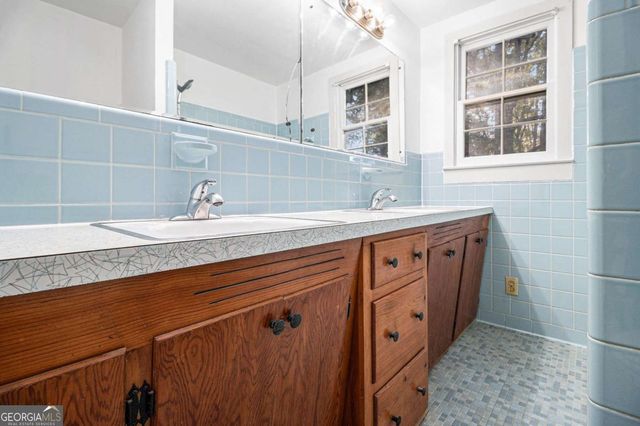 814 S Jolly Avenue, Clarkston, GA 30021