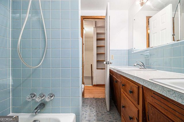 814 S Jolly Avenue, Clarkston, GA 30021