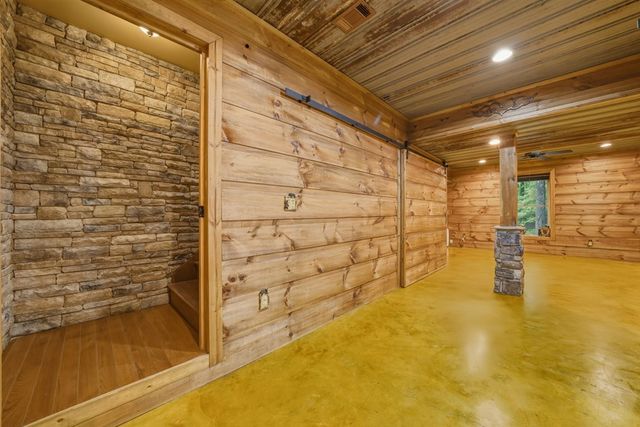 165 Pelican Drive, Ellijay, GA 30540
