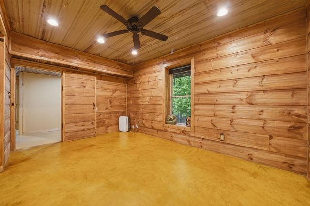 165 Pelican Drive, Ellijay, GA 30540