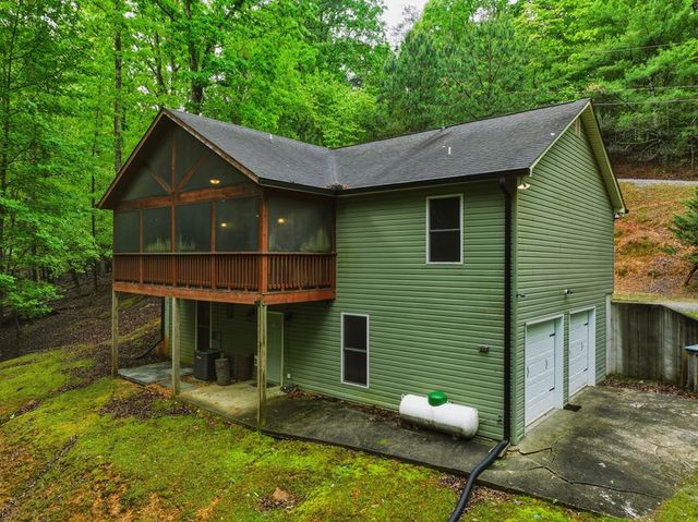165 Pelican Drive, Ellijay, GA 30540