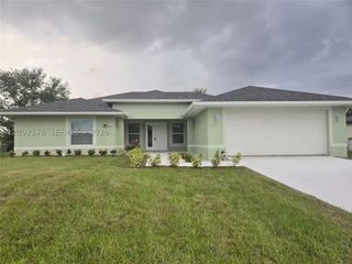 2618 NE 2 Ave, Cape Coral, FL 33909