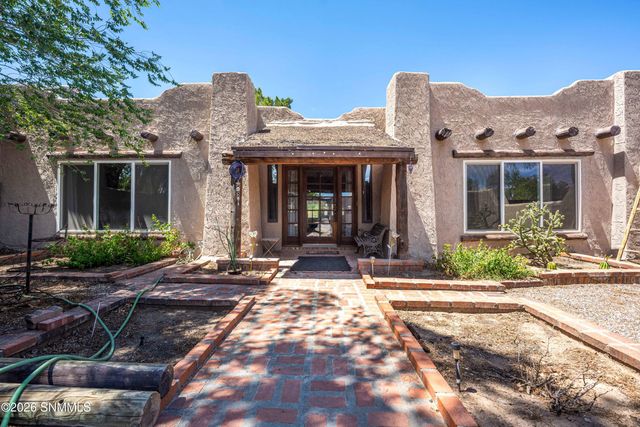 1910 Lillian Court, Las Cruces, NM 88007