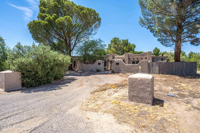 1910 Lillian Court, Las Cruces, NM 88007