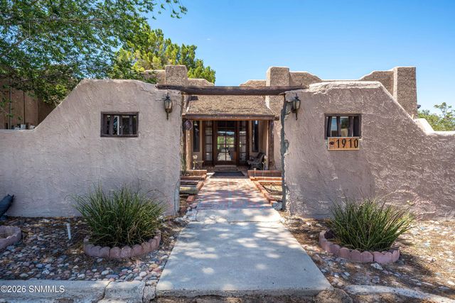1910 Lillian Court, Las Cruces, NM 88007