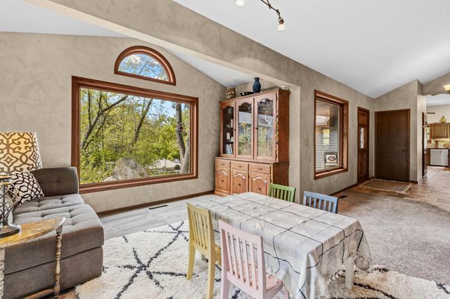 840 Hallam Avenue N, Mahtomedi, MN 55115