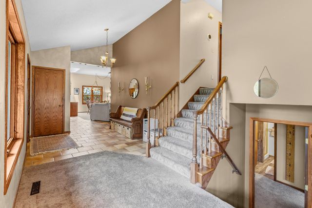 840 Hallam Avenue N, Mahtomedi, MN 55115