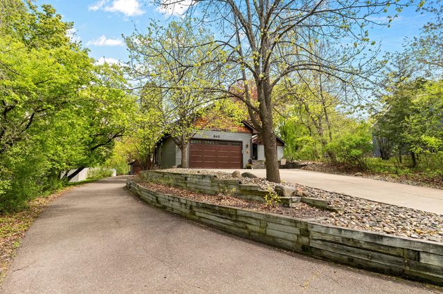 840 Hallam Avenue N, Mahtomedi, MN 55115